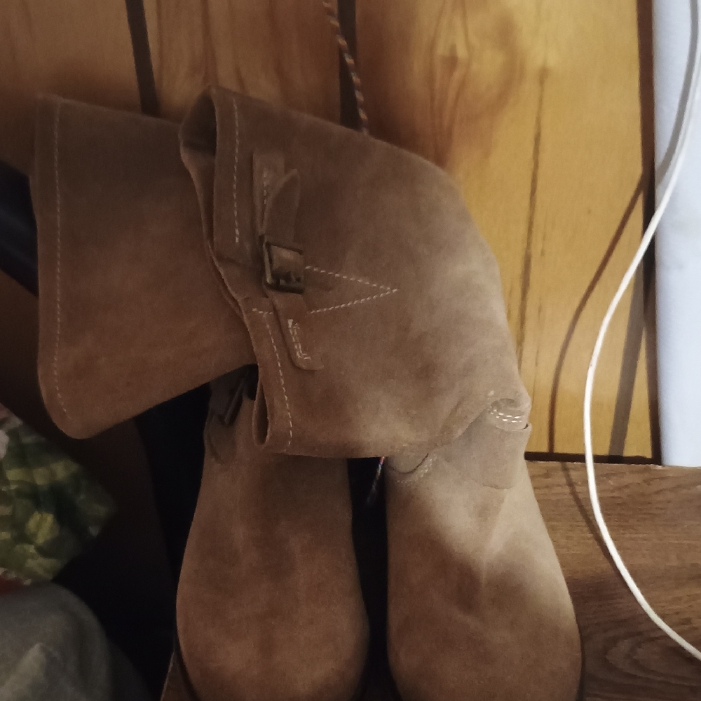 American Eagle Outfitters Tan Heeled Boots